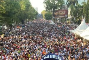 Satu Juta Warga Ikut Jalan Gembira Bersama Anies di Makassar