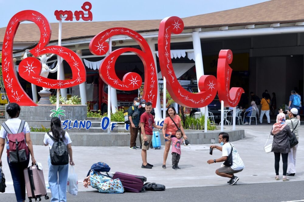 turis asing ke bali dikenakan pajak