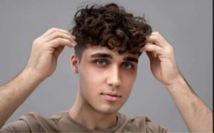 Teknik Merawat Rambut Ikal agar Tidak Kusut