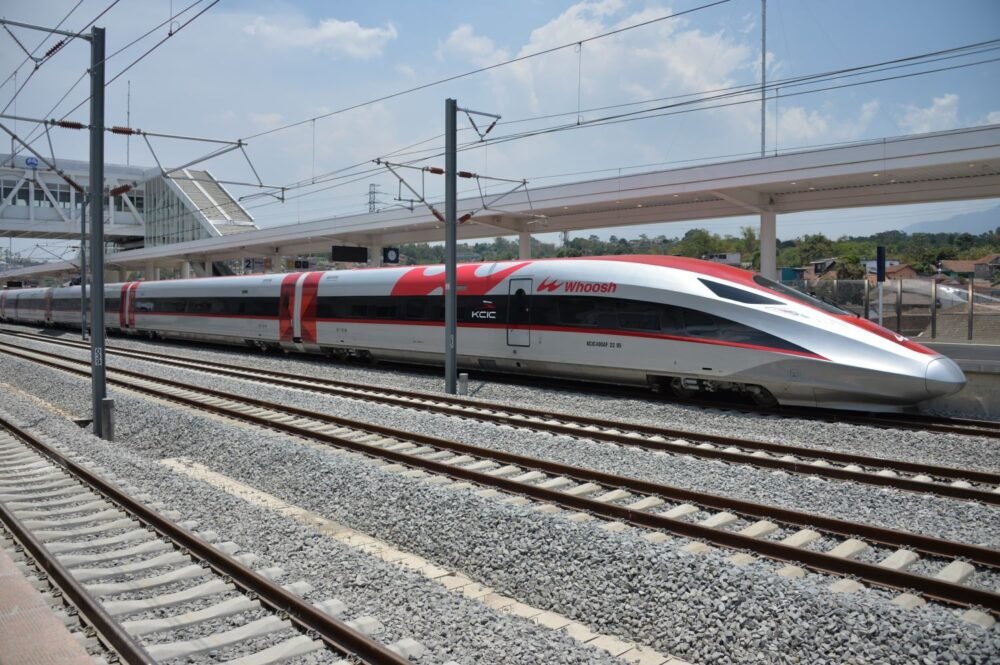 Kementerian BUMN Bantah Kereta Cepat Whoosh Sebabkan WIKA Merugi