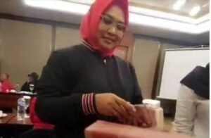 Wabup Blora Bagi-bagi Uang Segepok Dalihnya Buat Operasional Caleg PDIP