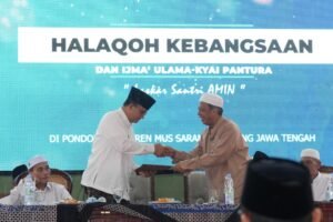Ulama seJateng dan Jatim Dukung Anies Beri 8 Risalah Sarang