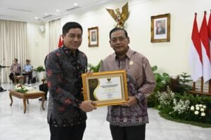 Kemenko Perekonomian Kembali Raih Predikat Badan Publik Informatif