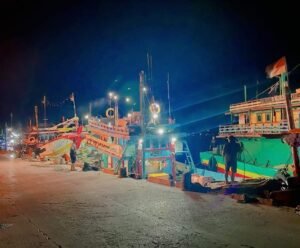 Gelombang Tinggi, Ribuan Nelayan di Pesisir Pantura Tidak Melaut