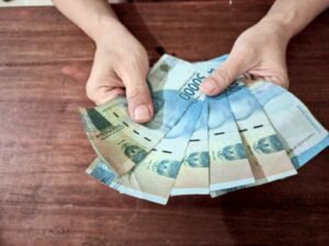 Jokowi Gelontorkan Rp 11,2 Triliun Buat BLT Jelang Pilpres 2024