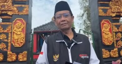 Prabowo Nilai Hak politik mahfud untuk Mundur
