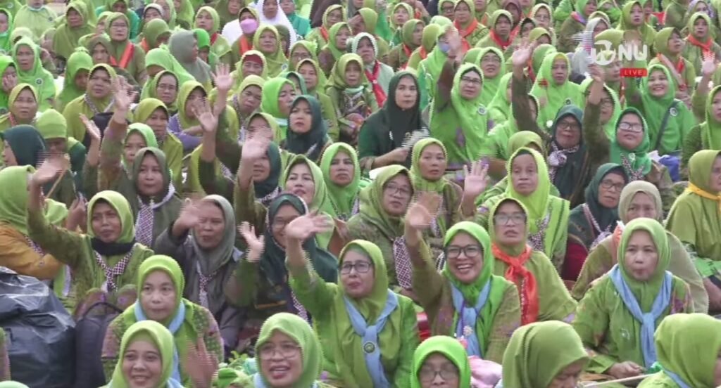 Harlah ke 78, Jamaah Muslimat NU Salat Subuh Berjamaah