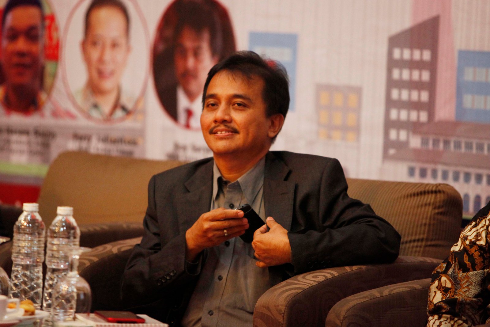 roy suryo minta gibran