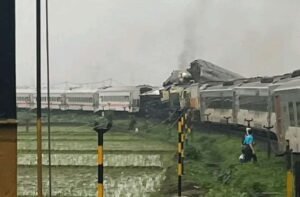 Tabrakan Kereta Api di Haurpugur Bandung