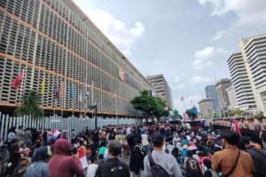 Unjuk Rasa Depan Bawaslu RI Sebabkan Kemacetan di Jalan MH Thamrin