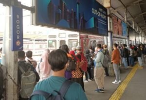 Survei Sebut Kondisi Ekonomi Indonesia Paska Pemilu 2024 Suram
