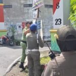 satpol pp bersihkan jakarta dari apk pada masa tenang