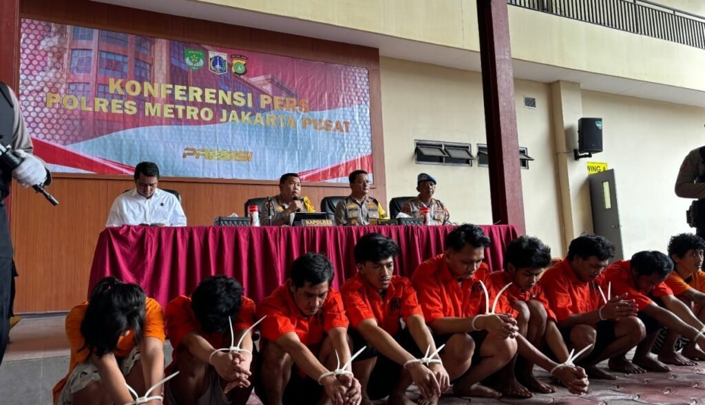 Kapolsek-Wakapolsek Tanah Abang Dicopot Imbas Kaburnya 16 Tahanan