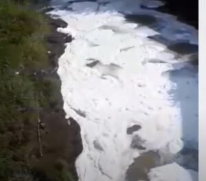 Kali Ciliwung Dipenuhi Busa, Biang Keroknya Limbah Bahan Baku Sabun