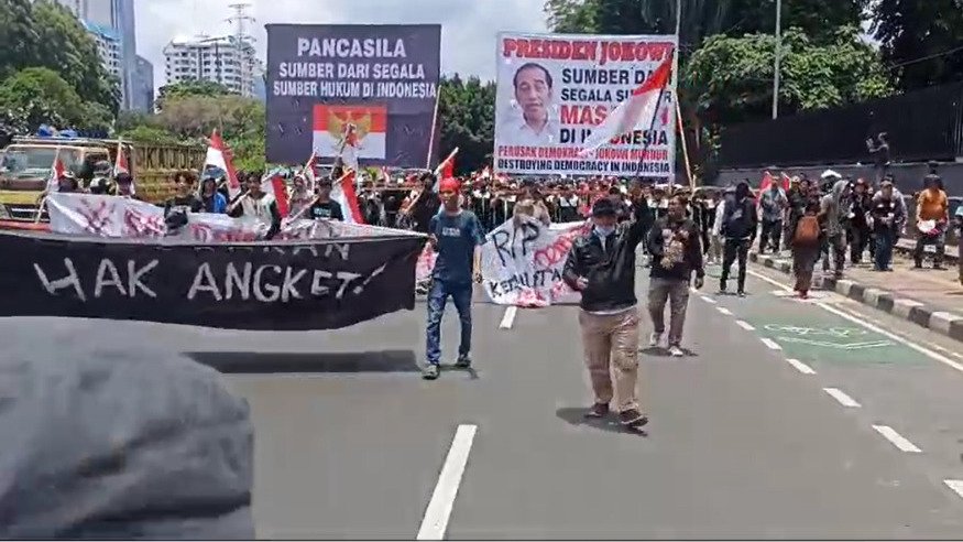 Pendukung Hak Angket Banjiri Gedung DPR, Lalu Lintas Dialihkan