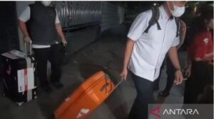 Geledah Rumah Bos Pakaian dalam, KPK Sita Uang Miliaran Rupiah