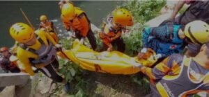 Jasad Dua Anak Yang Hanyut di Kali Mampang Ditemukan