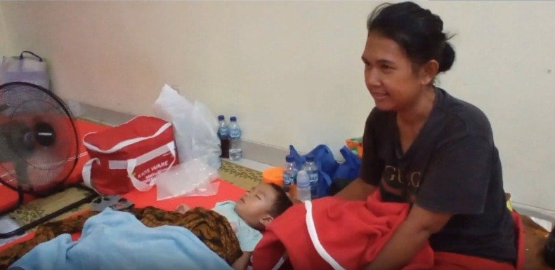 pengungsi banjir semarang keluhkan sakit