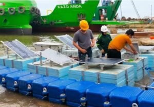 ITS Kembangkan Purwarupa PLTS Apung Laut Pertama di Indonesia