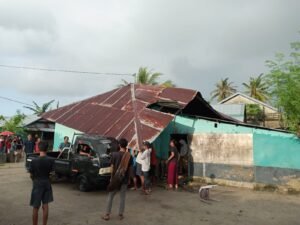 Angin Kencang Terjang Kampung Ronting Flores Atap Dua Rumah Ambruk