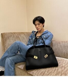 Happy Jeno Day! Jeno NCT Rayakan Ulang Tahun ke-24, NCTZen Ucapkan Selamat