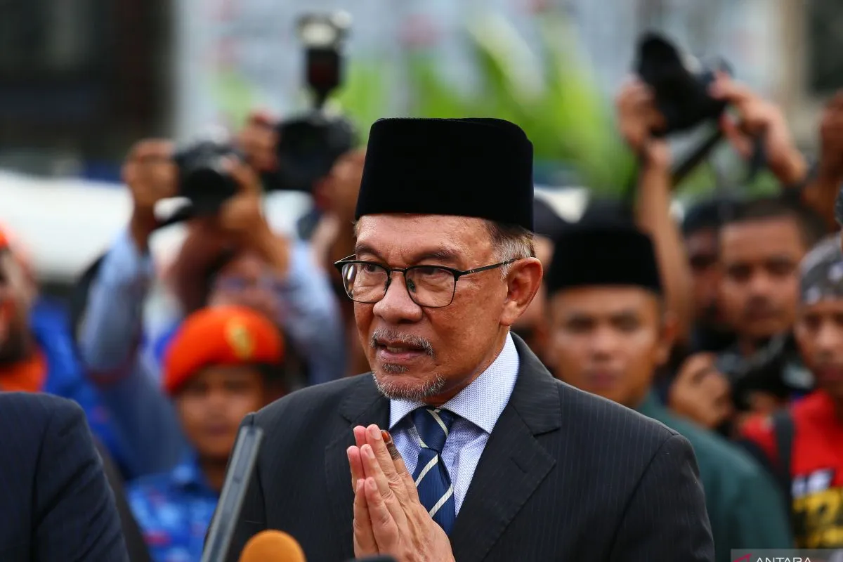Petronas Pangkas 10% Karyawan, PM Anwar: Mayoritas Pegawai Kontrak