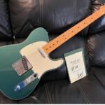 Eross SO7 Lelang Gitar Pribadinya untuk Sumbang Palestina