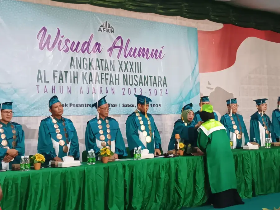 Al Fatih Kaaffah Nusantara Wisuda Alumni Angkatan 33