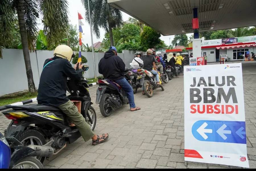 Jokowi Bantah Pembatasan BBM Subsidi Mulai 17 Agustus 2024
