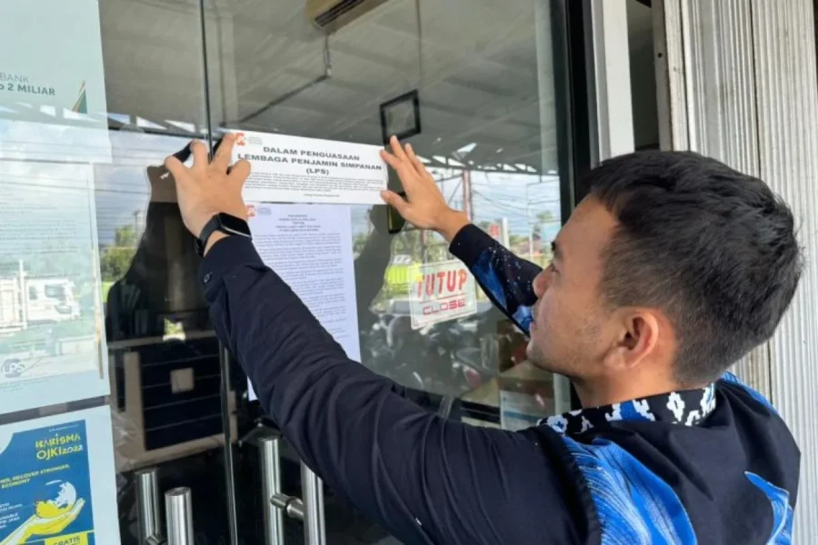 OJK Cabut Izin BPR Lubuk Raya Mandiri di Padang