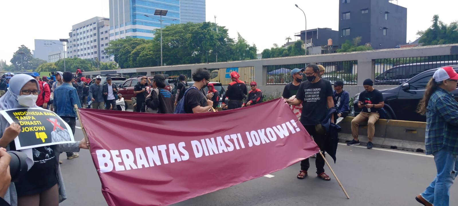 Polda Metro Jaya Siagakan 4.176 Personel Gabungan Kawal Demo di DPR dan KPU Hari Ini