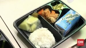 Gibran: Makan Bergizi Gratis Untungkan UMKM hingga Ojol