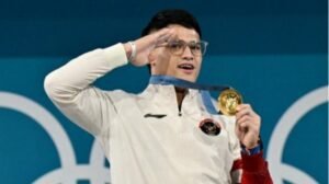 Catat Rekor Baru, Lifter Indonesia Rizki Juniansyah Sabet Emas Olimpiade 2024