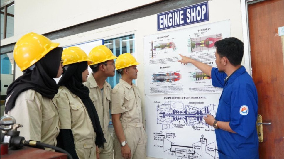 Talenta Muda Vokasi Aeronautika Diperkuat dengan Program Sertifikasi Kompetensi