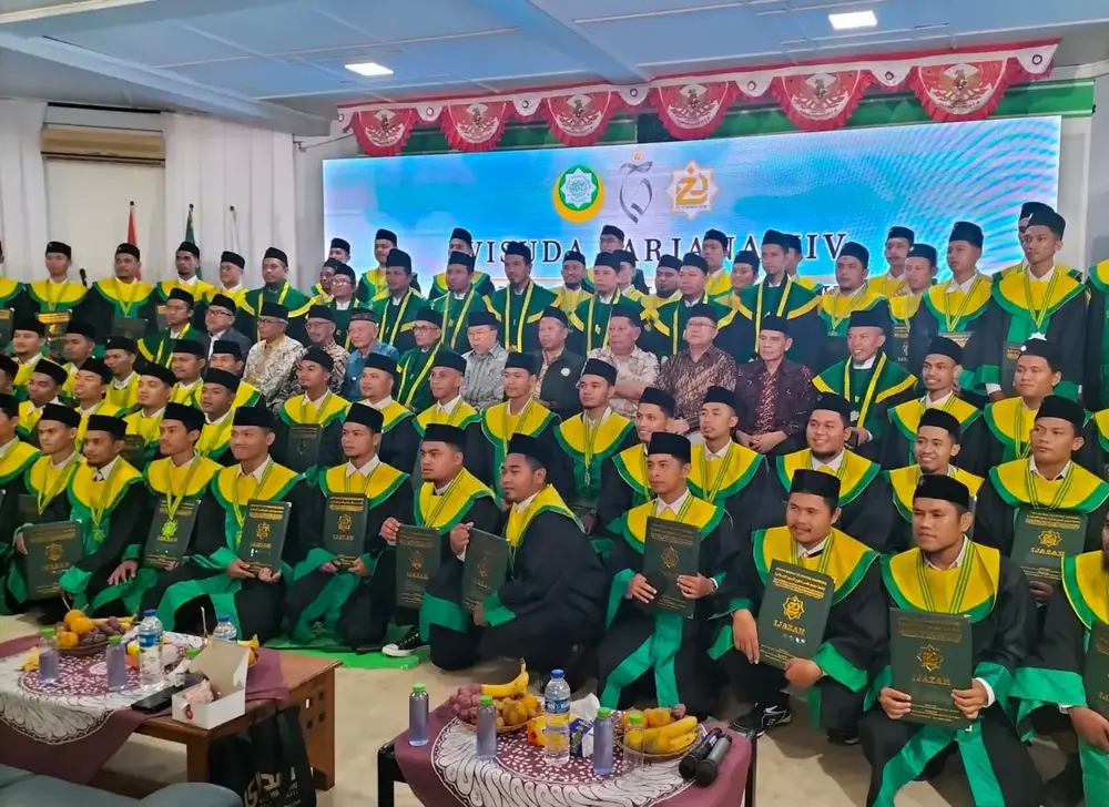 Wisuda Sarjana STID Mohammad Natsir ke-14 Sukses Digelar di Masjid Al Furqon Jakarta