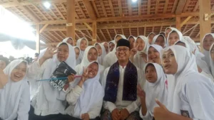 Anies Baswedan Sowan ke Dewan Syuro PKB KH Nasirul Mahasin di Rembang