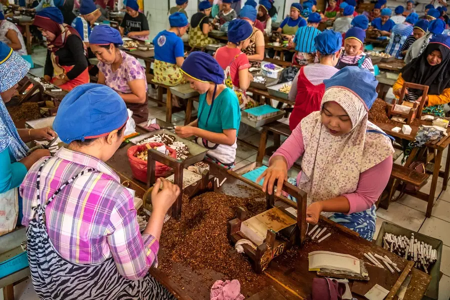 cukai Tak Naik hanya Harga Jual Eceran Rokok 2025 Tetap Naik