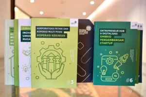 MenKopUKM Teten Ungkap Strategi Pengembangan Koperasi dan UMKM di Bedah Buku Serial