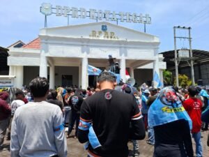 Ratusan Nelayan Tolak PIT Berdemo di Gedung DPRD Kota Tegal
