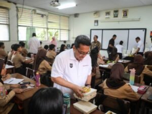 Perumda Dharma Jaya Gelar Uji Coba Makanan Bergizi Gratis Pertama di Tingkat SMA