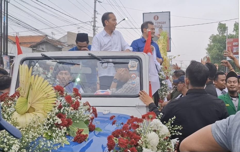 Ribuan Warga Tegal Sambut Meriah Jokowi dan Paslon Gubernur Jateng Ahmad Luthfi-Taj Yassin