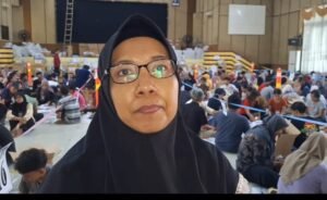 KPU Brebes Kerahkan 290 Tenaga Kerja untuk Pelipatan Kertas Suara