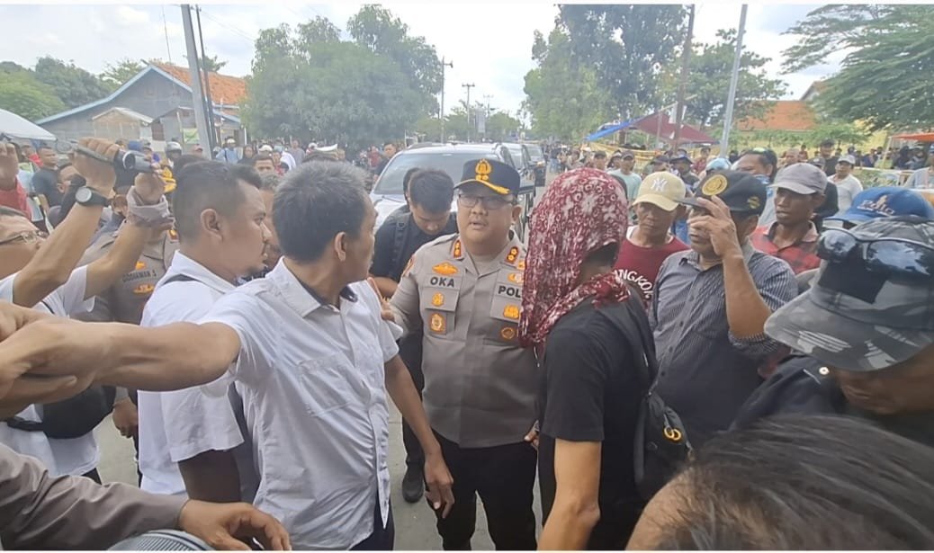 Masa Tenang, Pengunjuk Rasa Dua Kubu di KPU Brebes Bentrok