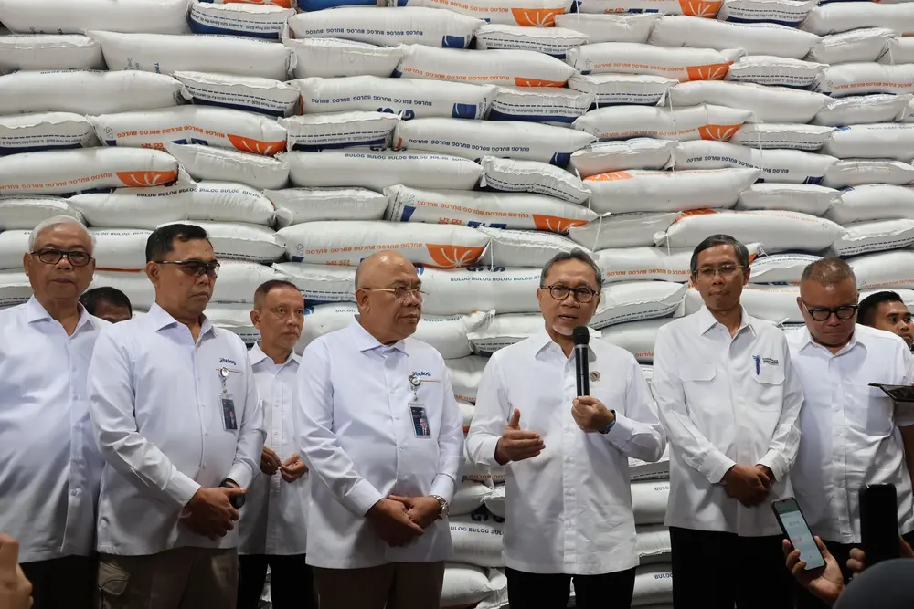 Menko Zulkifli Sebut Perubahan Bulog jadi Badan Otonom Telah Disepakati