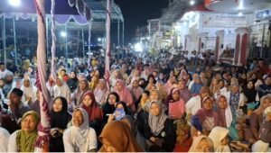 Menyaksikan Pentas Wayang Santri Ki Haryo Enthus Susmono Bersama Calon Bupati Brebes