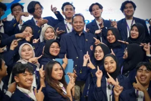 Wamenkop Ferry Juliantono Resmi Jadi Ketum IKA Unpad Periode 2024-2028