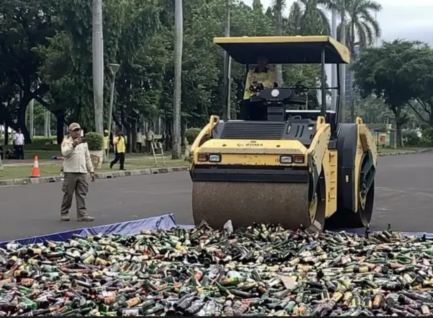 Pemprov Jakarta Musnahkan 9.712 Botol Minuman Beralkohol Ilegal