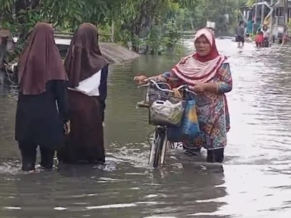 Sungai Kemiri Meluap, Ratusan Rumah Warga di Kota Tegal Kebanjiran