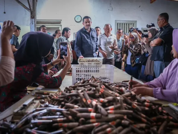 Menteri UMKM Dukung Cerutu Khas Temanggung, Dorong Produk Lokal Tembus Pasar Global