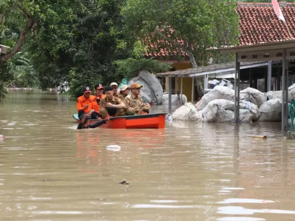 Warga Empat Kecamatan di Brebes masih Mengungsi Imbas Banjir, Pemkab Janji Normalisasi Tanggul